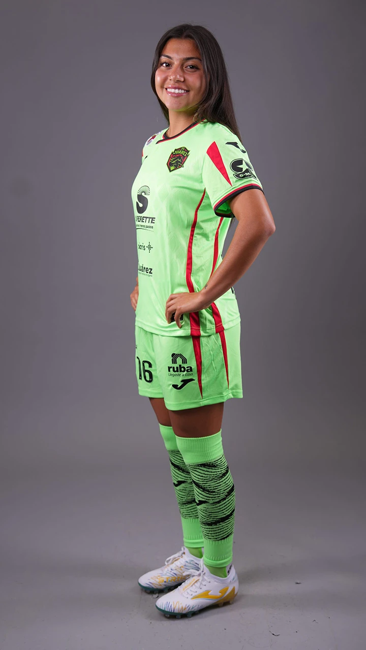 #16 Giselle Espinoza