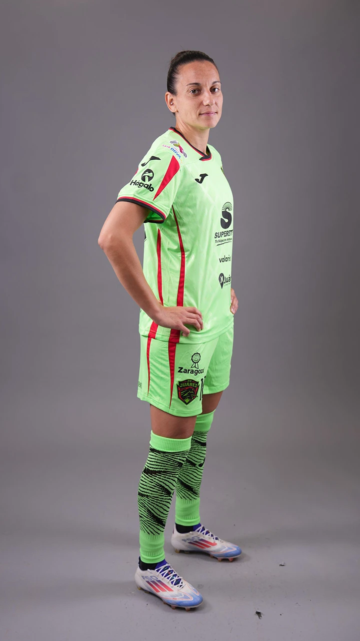 #18 Aurelie Kaci