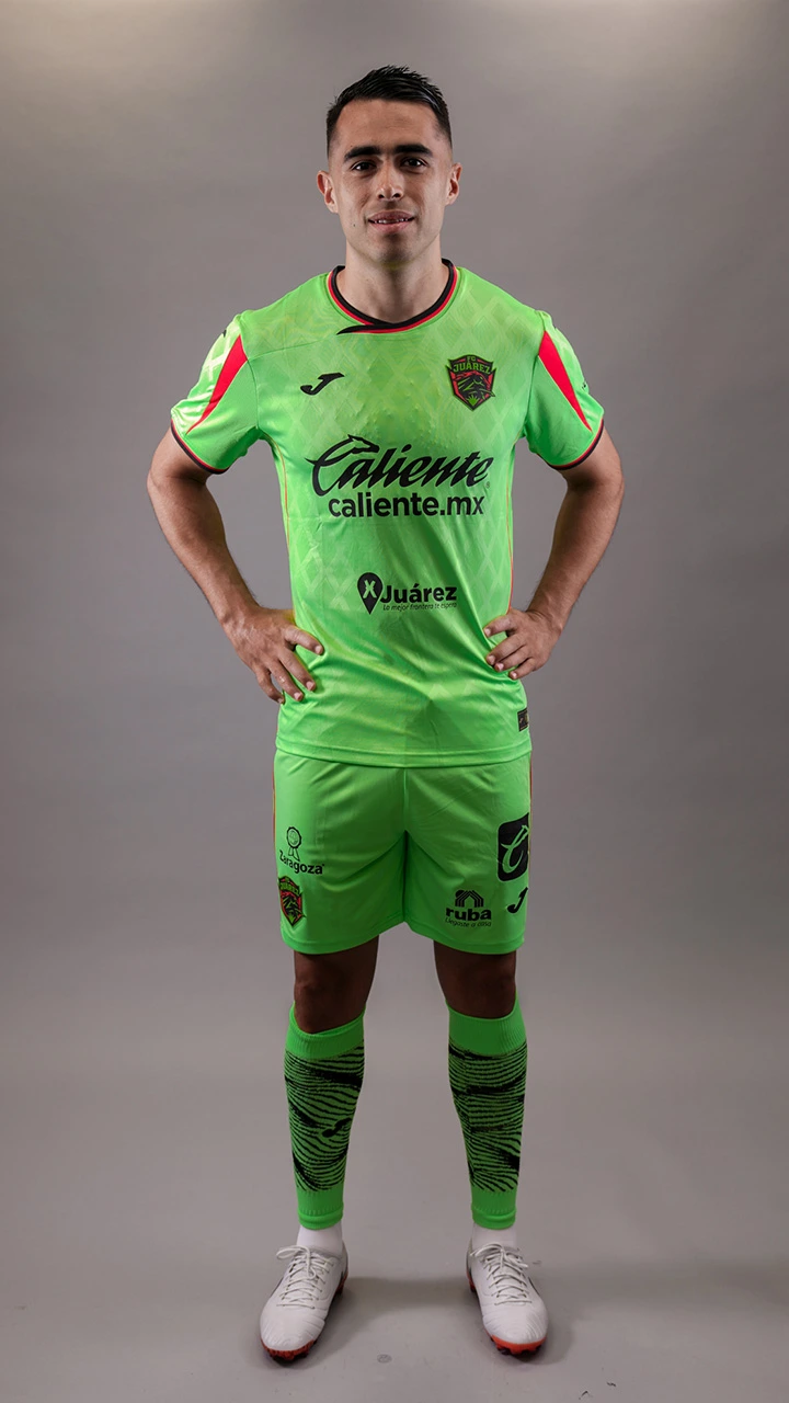 #26 José Manríquez